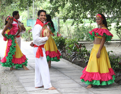 Colombian folkloric dancers