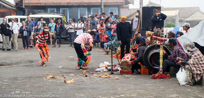The dancers eating coconut, the caretaker and the musicians