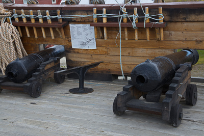 Rigging and cannons