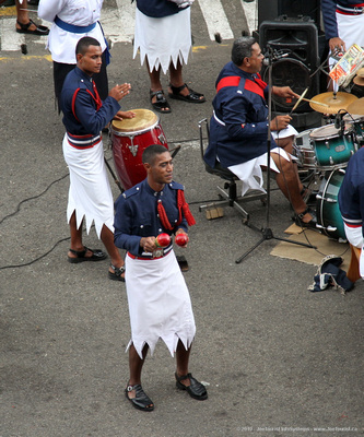 Fiji Police Band - pop/rock - cute dancing percussionists with rattles & conga drums