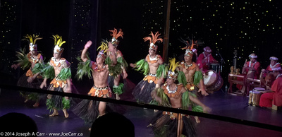 Tahiti Ora folkloric dance troupe