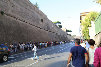 Lineup for the Vatican Museum & Sistine Chapel