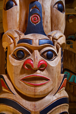 Bear figure on a totem in the Clan House