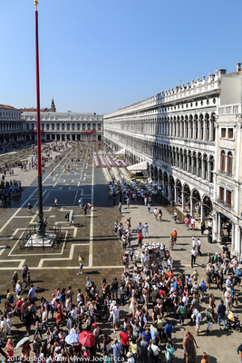Crowds in St. Mark's Square avoiding the flooding