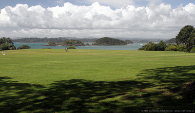 Front lawn & Bay of Islands