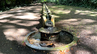 Surging water feature